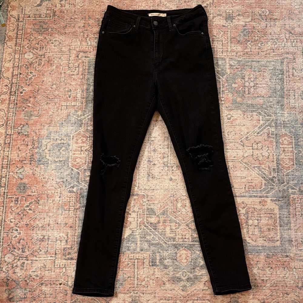 Levi’s High-Rise Black Skinny Jeans with Distressed Knees Size 30